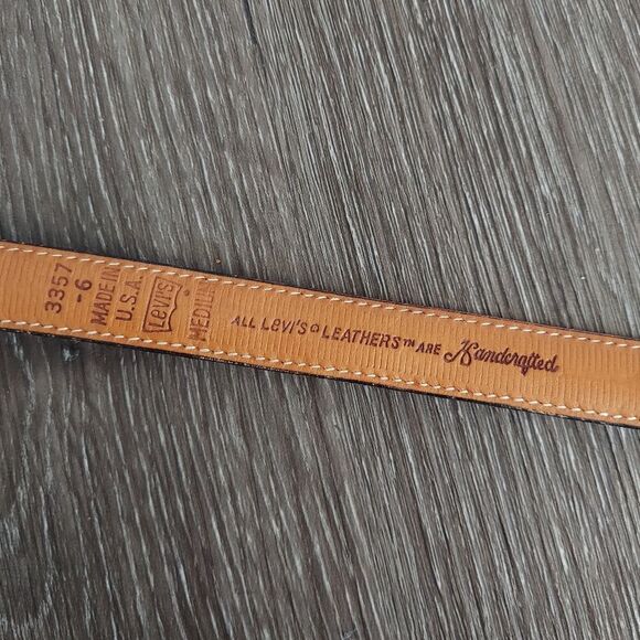 Levi's Skinny Leather Belt Made in USA Medium 31.5" Long - Picture 3 of 5